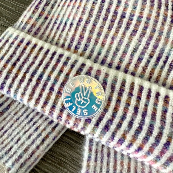 Girls Mantra Beanie & Fingerless Gloves Set | Multi Color | NWT - Picture 2 of 4